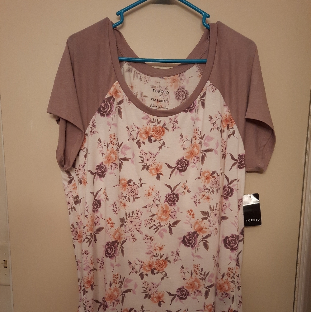NWT Torrid  size 2 women's top